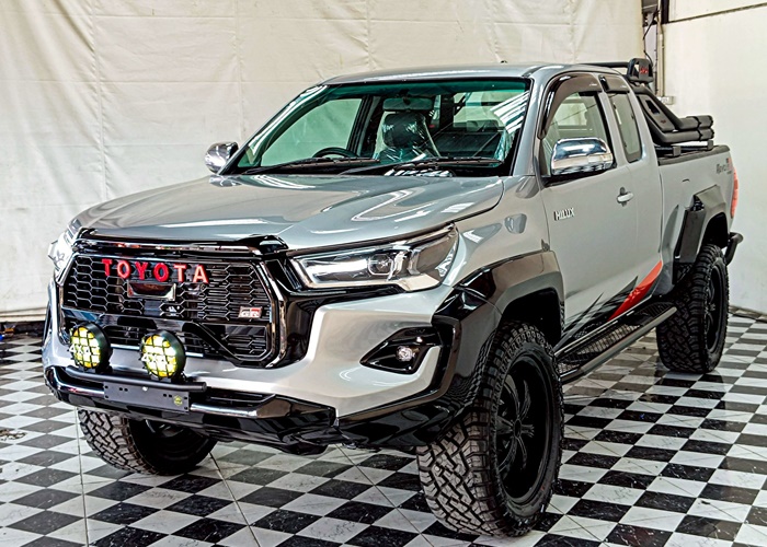 TOYOTA Hilux