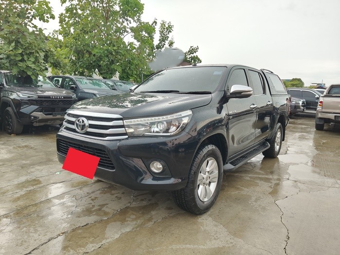 TOYOTA Hilux