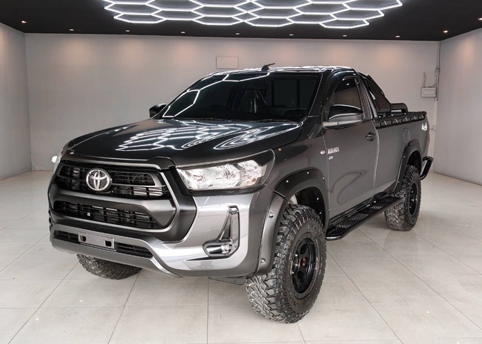 TOYOTA Hilux