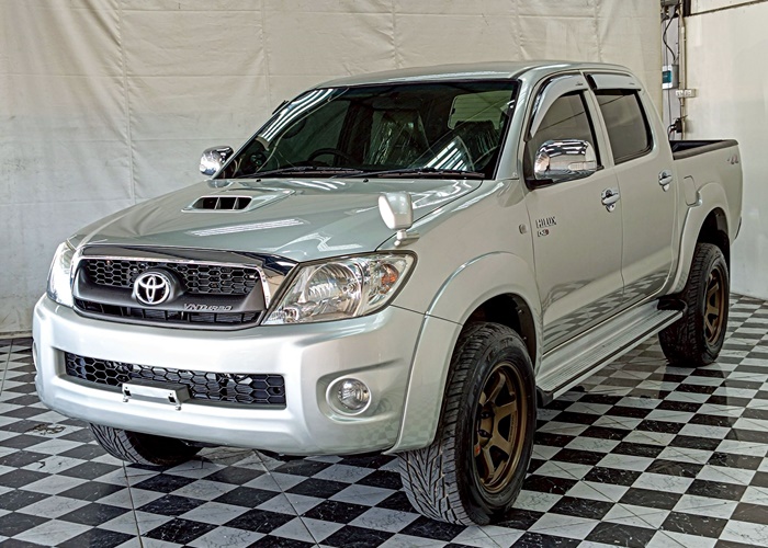 TOYOTA Hilux