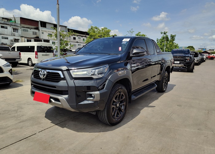 TOYOTA Hilux