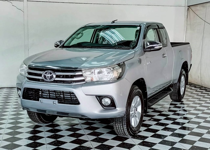 TOYOTA Hilux