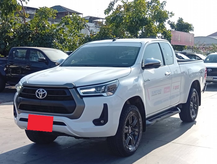 TOYOTA Hilux