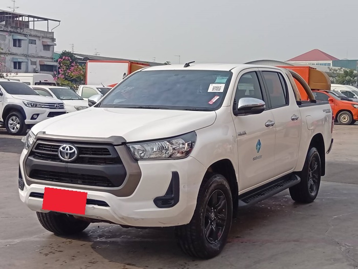 TOYOTA Hilux