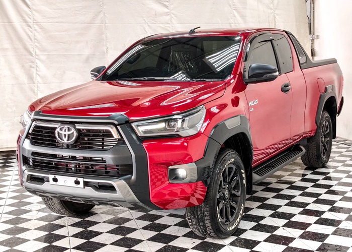 TOYOTA Hilux