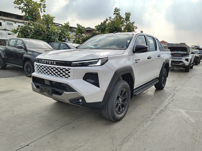 TOYOTA TRAVO OVERLAND