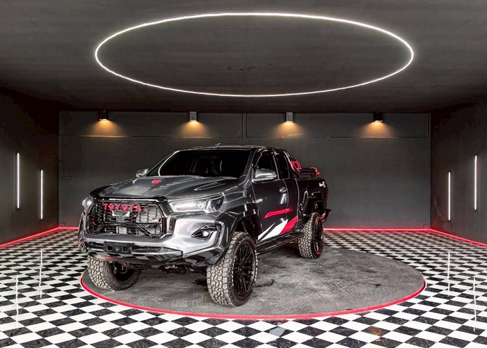 TOYOTA Hilux