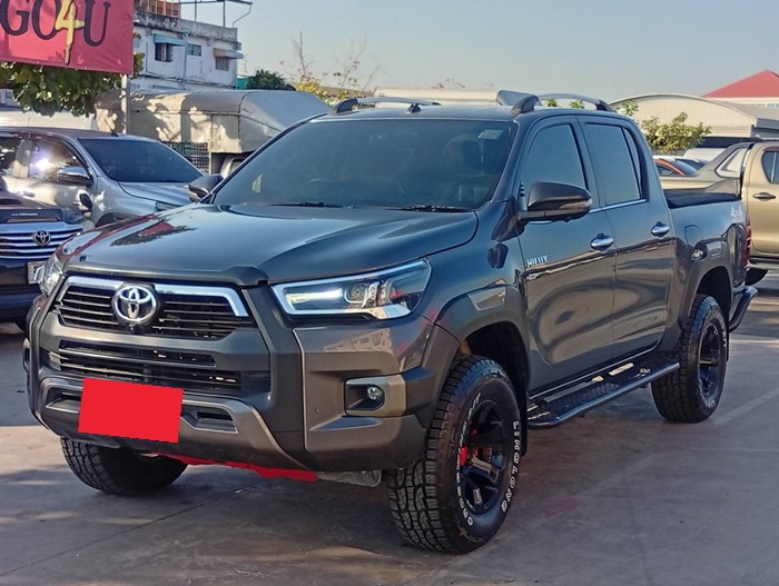 TOYOTA Hilux