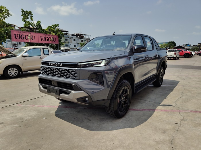 TOYOTA TRAVO OVERLAND