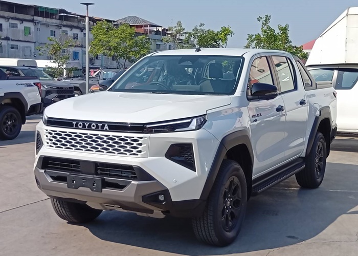 TOYOTA TRAVO OVERLAND