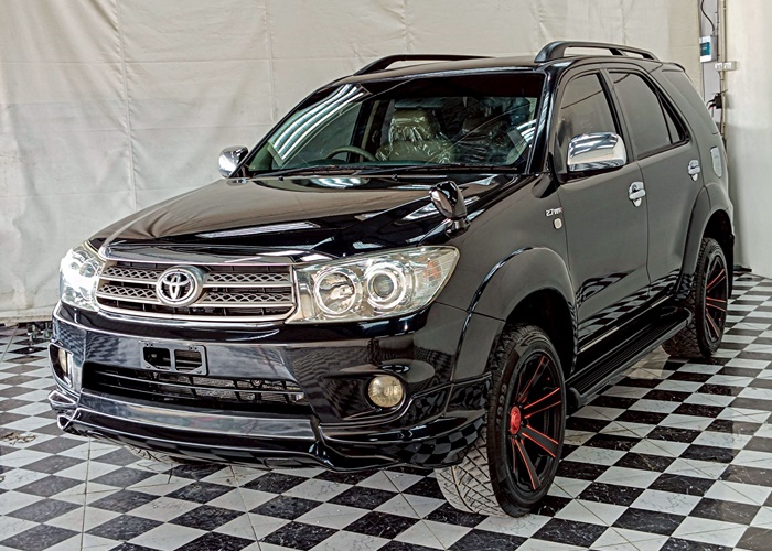 TOYOTA Fortuner