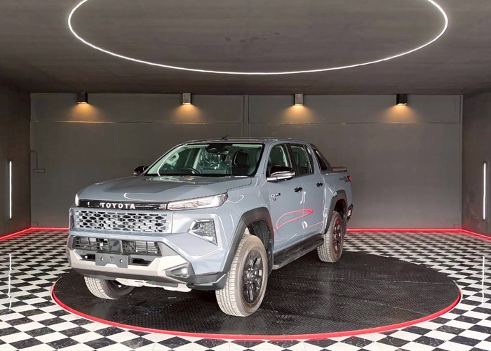 TOYOTA HILUX TRAVO OVERLAND PLUS