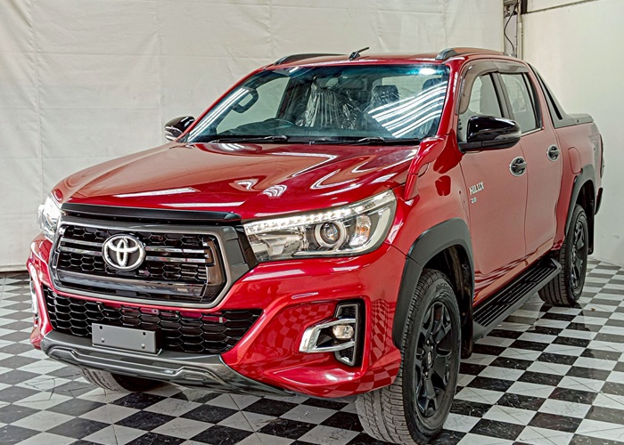 TOYOTA Hilux