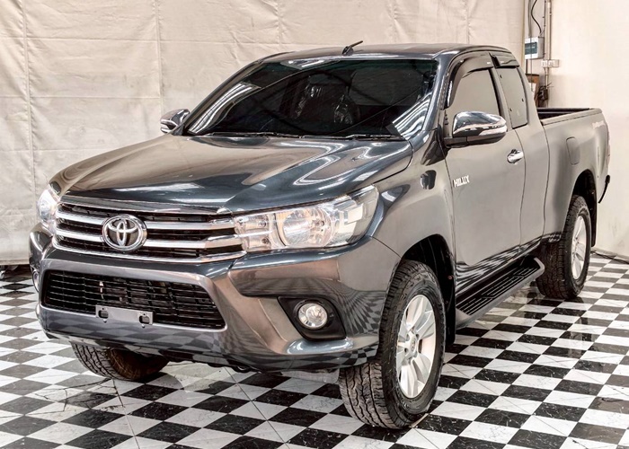 TOYOTA Hilux