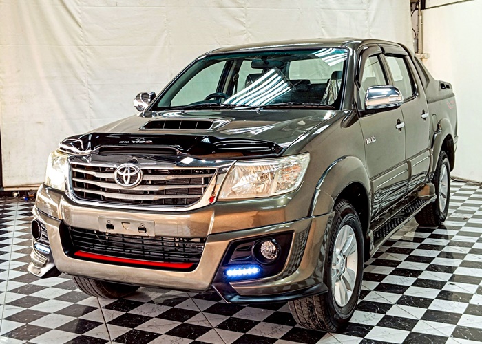 TOYOTA Hilux