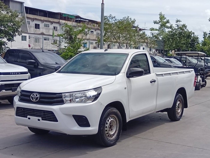 TOYOTA Hilux