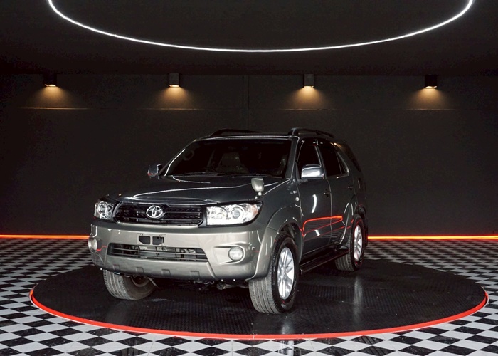 TOYOTA Fortuner