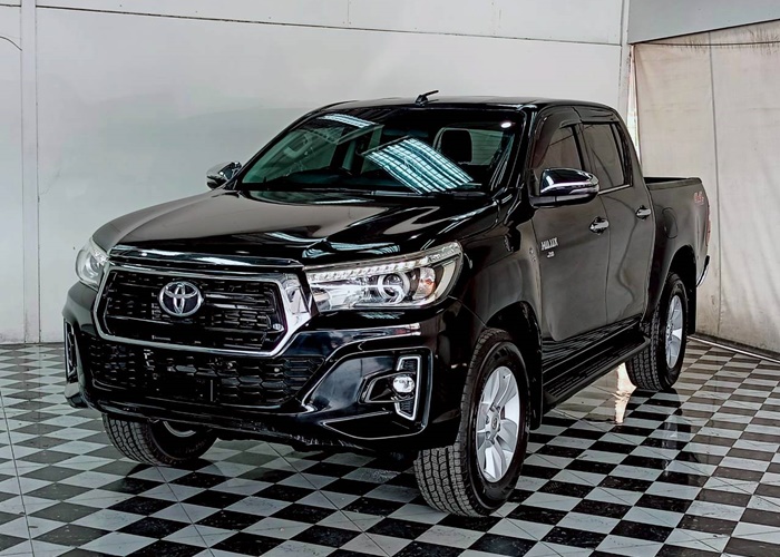 TOYOTA Hilux
