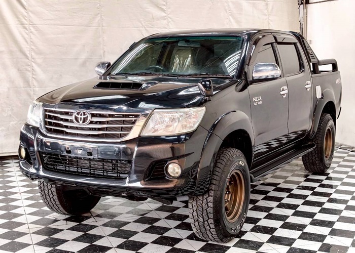 TOYOTA Hilux