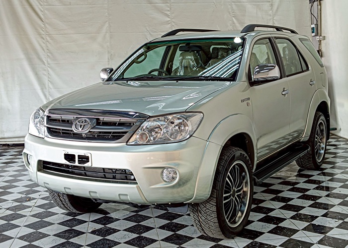 TOYOTA Fortuner