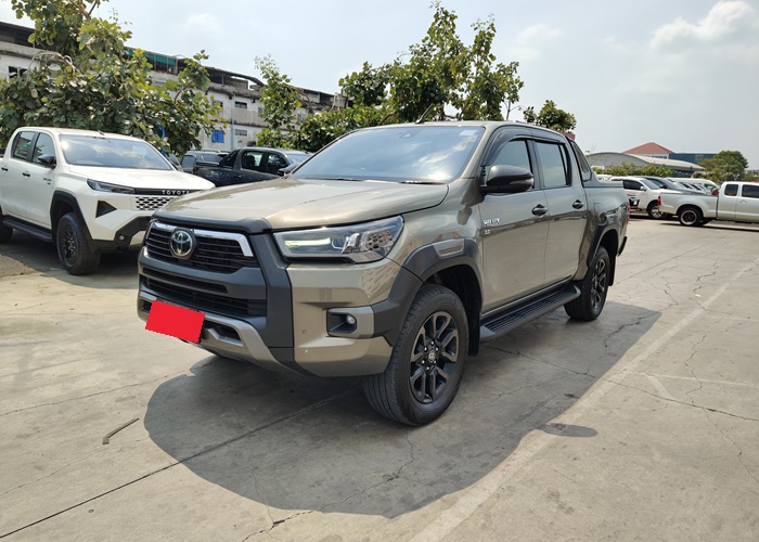 TOYOTA Hilux