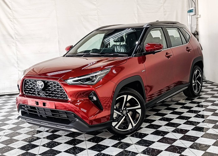 TOYOTA CROSS