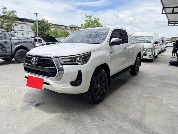 TOYOTA Hilux