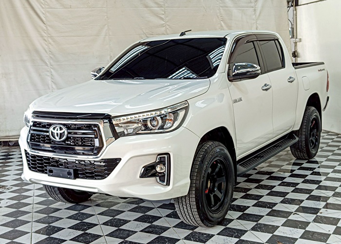 TOYOTA Hilux