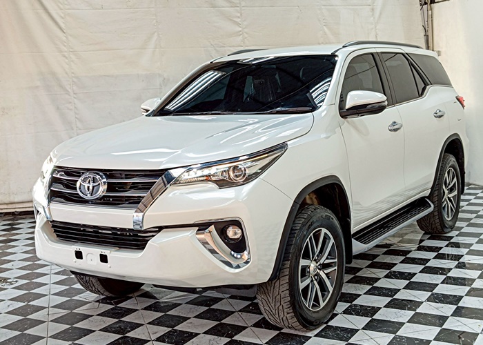 TOYOTA Fortuner