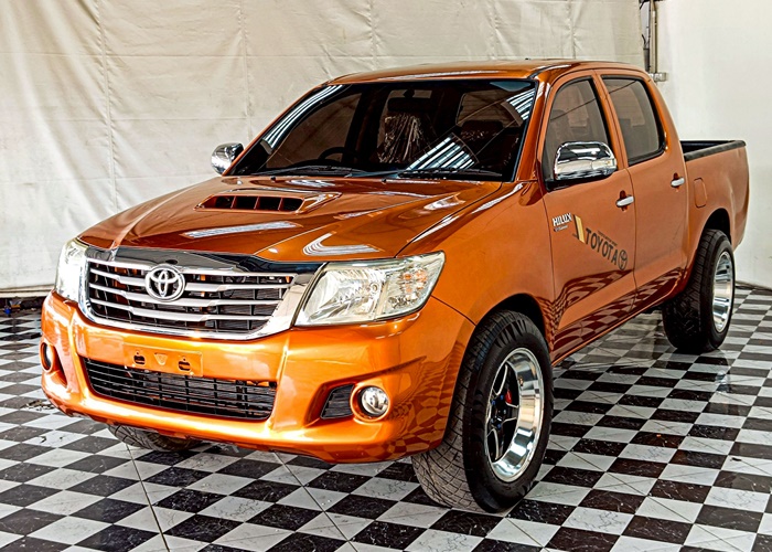 TOYOTA Hilux