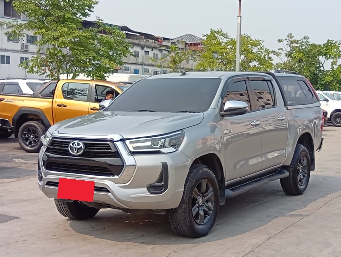 TOYOTA Hilux
