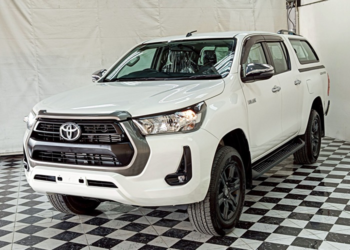 TOYOTA Hilux