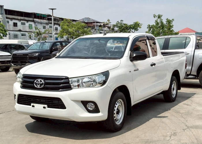 TOYOTA Hilux