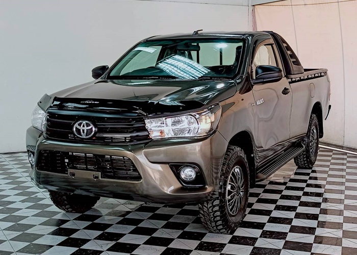 TOYOTA Hilux