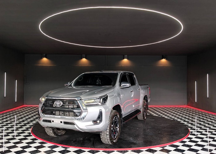 TOYOTA Hilux
