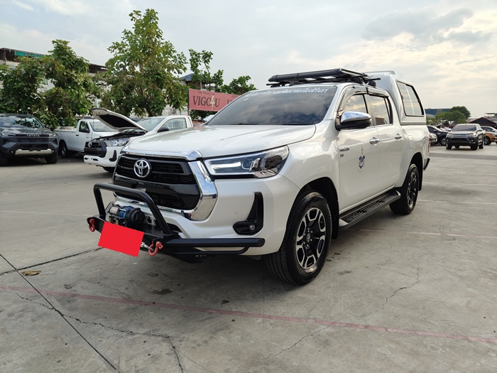 TOYOTA Hilux