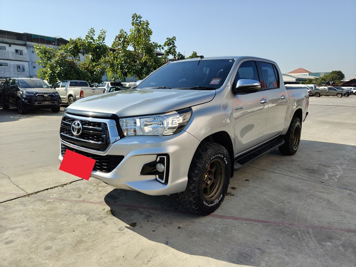 TOYOTA Hilux
