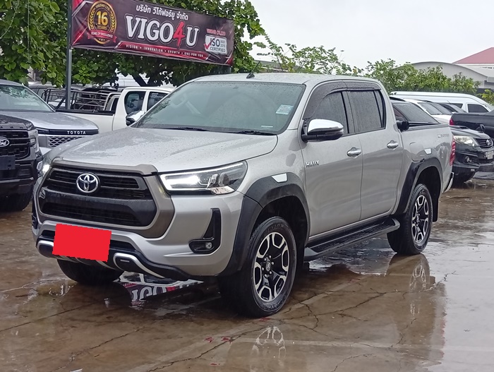 TOYOTA Hilux
