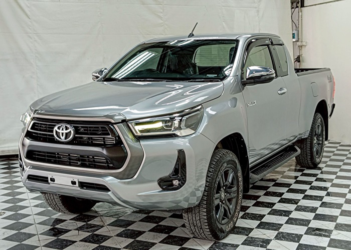TOYOTA Hilux