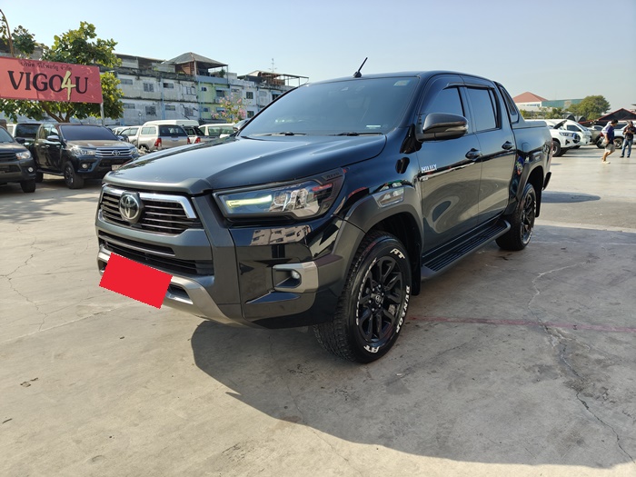 TOYOTA Hilux