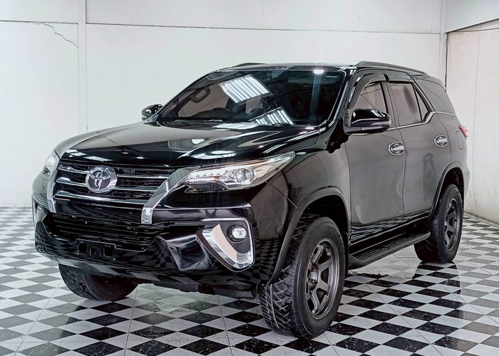TOYOTA Fortuner
