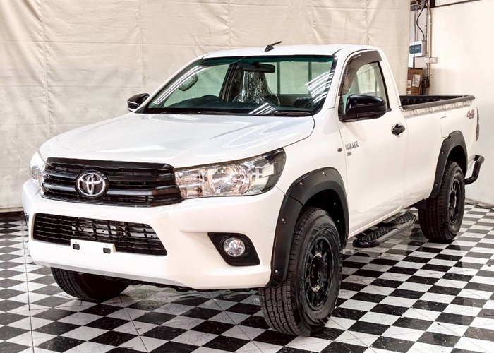 TOYOTA Hilux