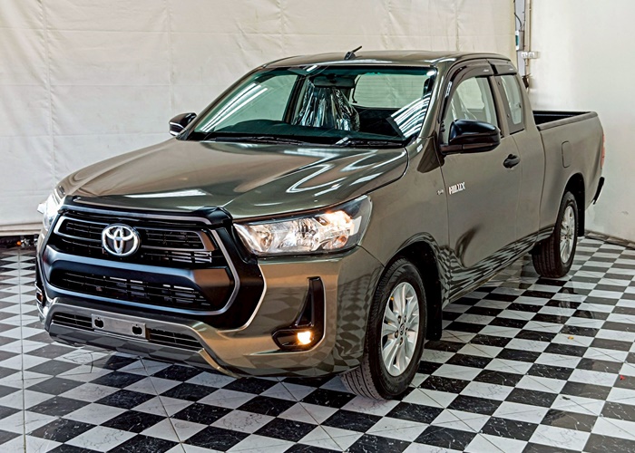 TOYOTA Hilux