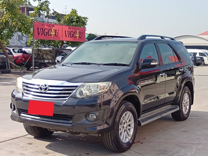 TOYOTA Fortuner