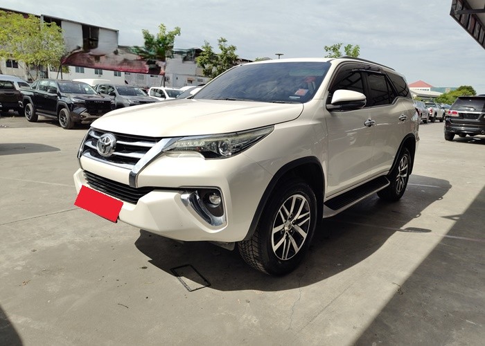 TOYOTA Fortuner