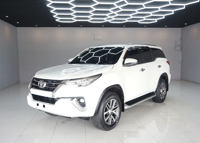 TOYOTA Fortuner
