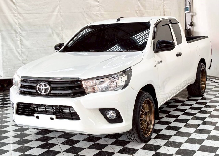 TOYOTA Hilux