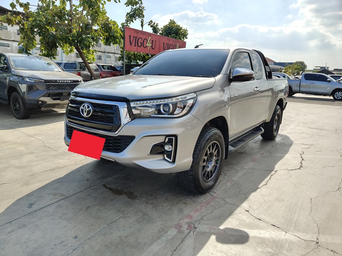 TOYOTA Hilux