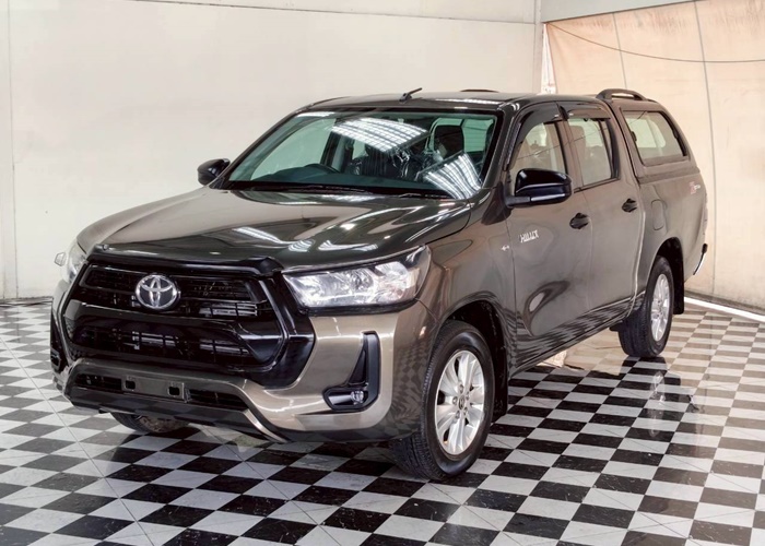 TOYOTA Hilux