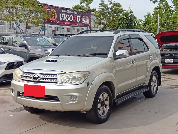 TOYOTA Fortuner